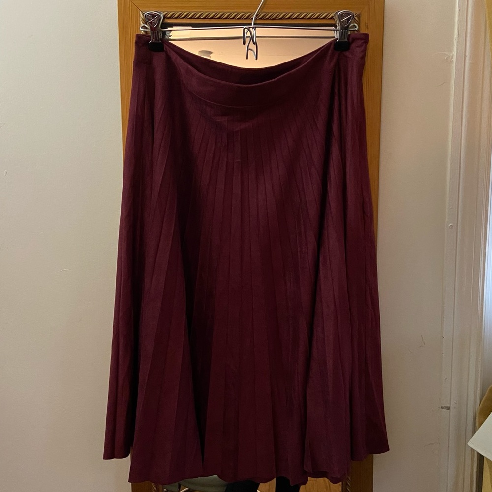 Liz Claiborne pleated velour skirt